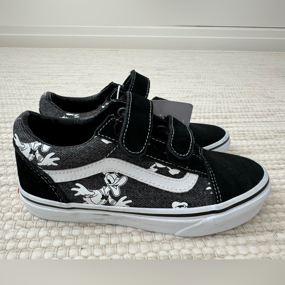 NWT VANS x Disney 100 Black & White Mickey Mouse Shoes Sneakers - Boys Size 1